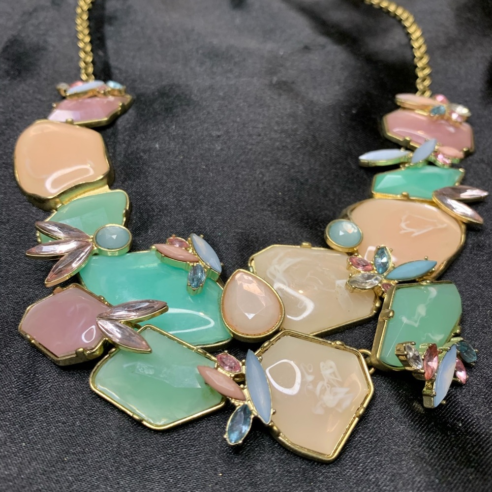 Gorgeous statement necklace